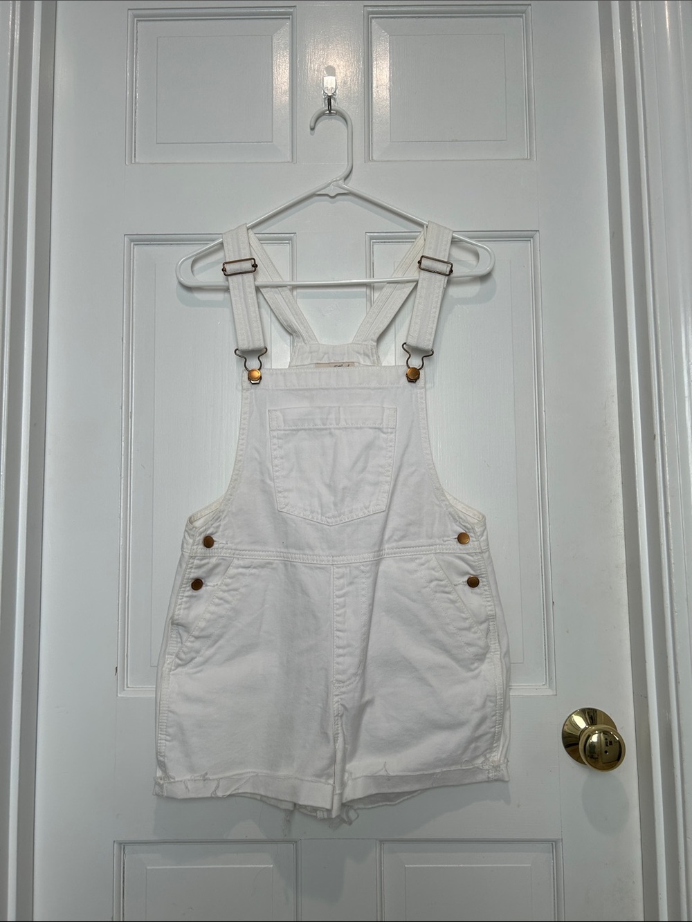 Women’s White Denim Short Overalls - Universal Thread